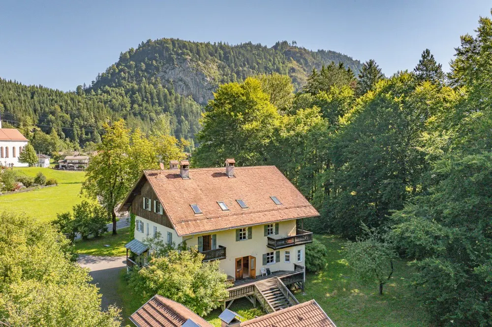 KITZIMMO-Historische Villa in idyllischer Lage kaufen - Immobilien Pinswang Tirol.