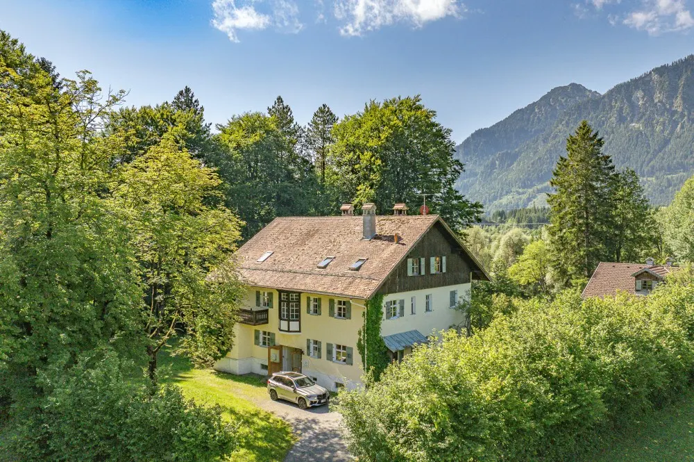 KITZIMMO-Historische Villa in idyllischer Lage kaufen - Immobilien Pinswang Tirol.