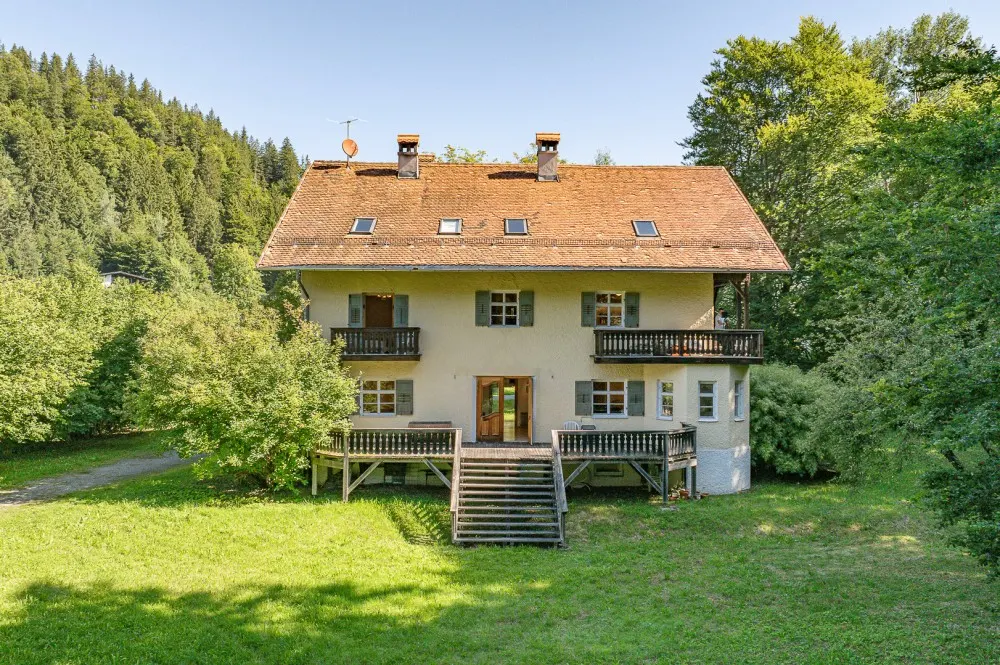 KITZIMMO-Historische Villa in idyllischer Lage kaufen - Immobilien Pinswang Tirol.