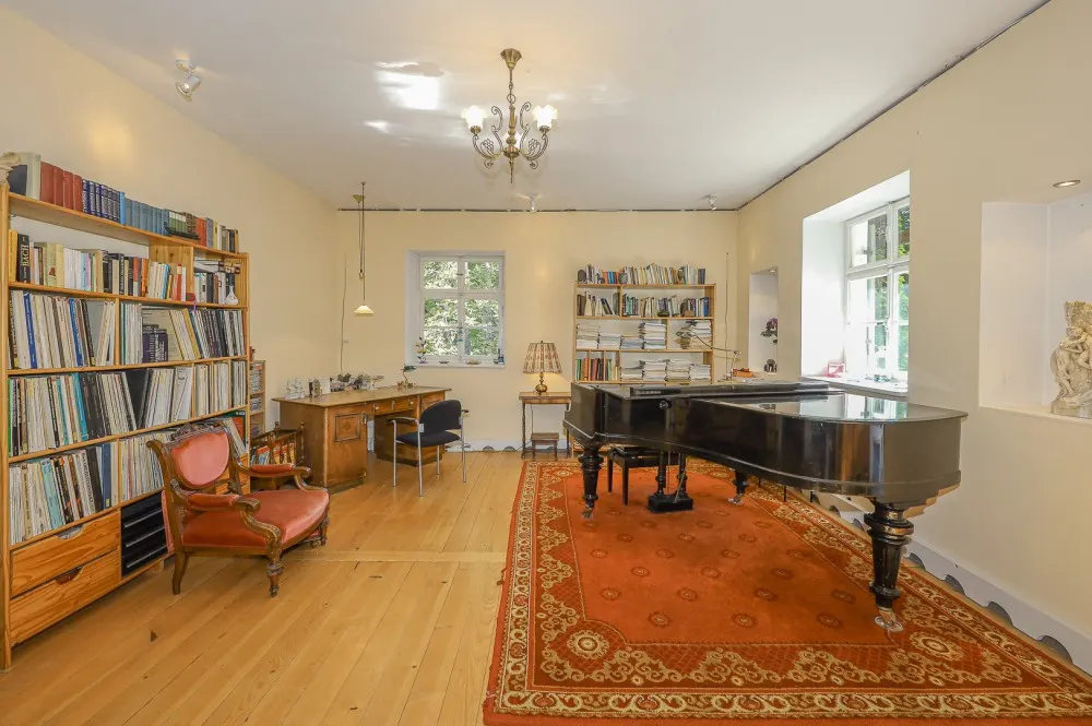 KITZIMMO-Historische Villa in idyllischer Lage kaufen - Immobilien Pinswang Tirol.