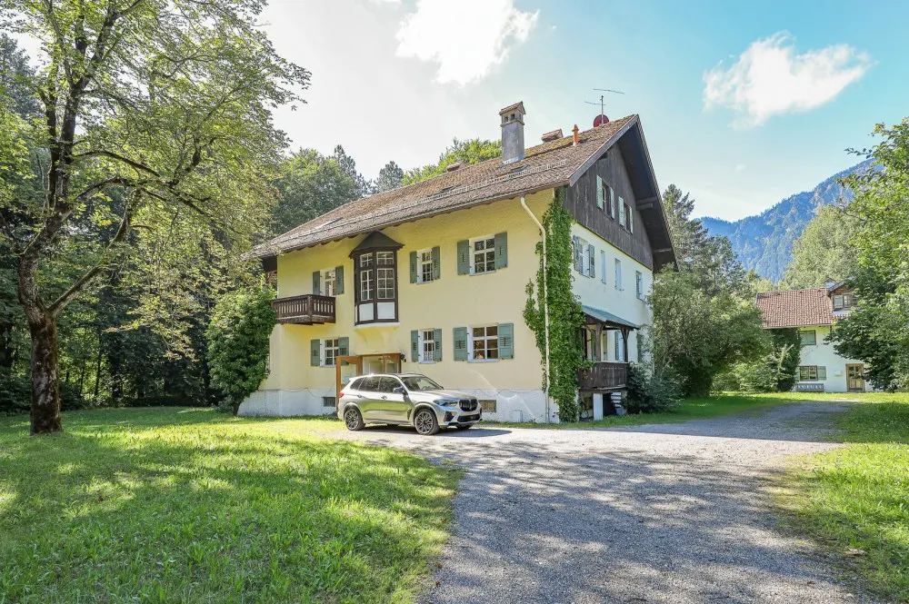 KITZIMMO-Historische Villa in idyllischer Lage kaufen - Immobilien Pinswang Tirol.