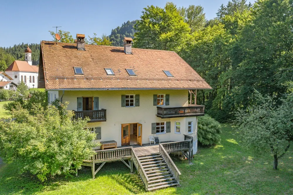 KITZIMMO-Historische Villa in idyllischer Lage kaufen - Immobilien Pinswang Tirol.