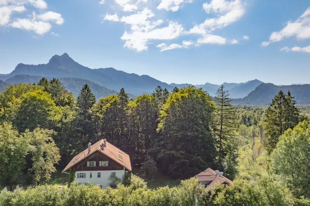 KITZIMMO-Historische Villa in idyllischer Lage kaufen - Immobilien Pinswang Tirol.