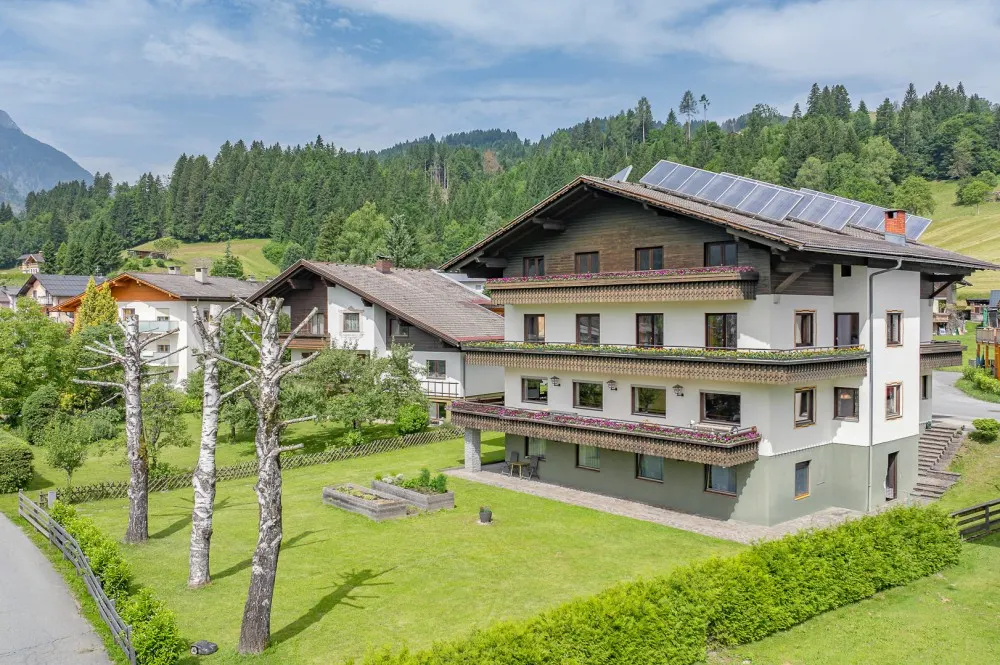 KITZIMMO-Pension Apartmenthaus kaufen - Immobilien Kötschach Mauthen Kärnten.