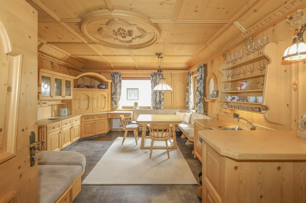 KITZIMMO-Pension Apartmenthaus kaufen - Immobilien Kötschach Mauthen Kärnten.