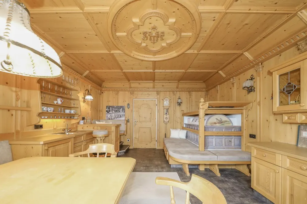 KITZIMMO-Pension Apartmenthaus kaufen - Immobilien Kötschach Mauthen Kärnten.