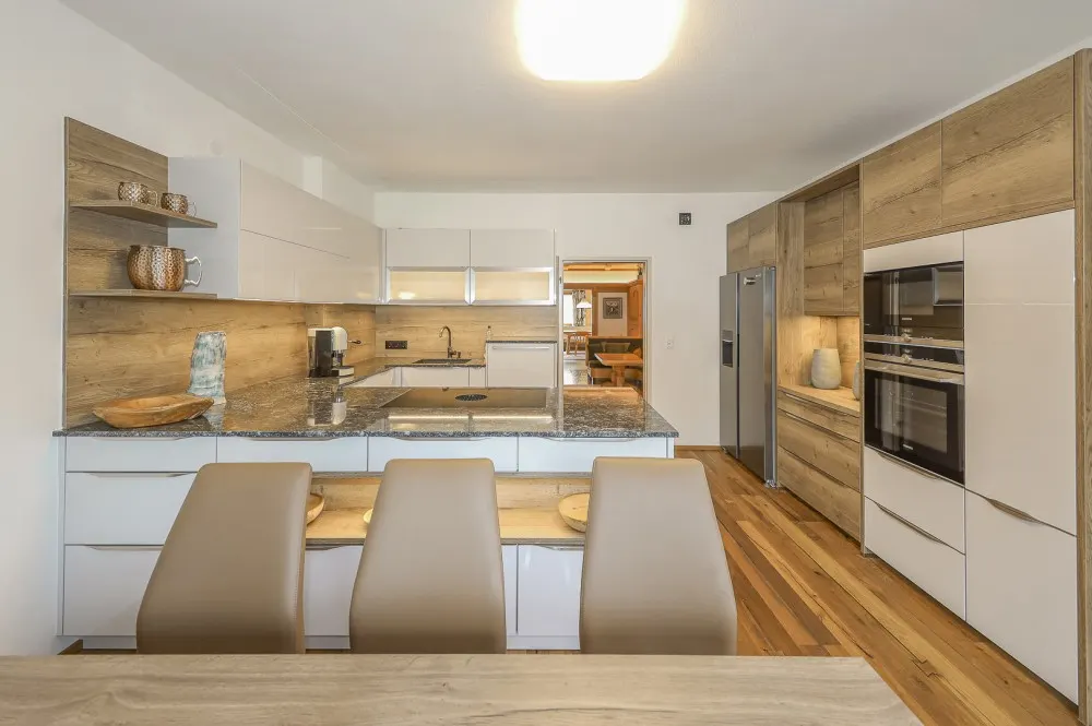 KITZIMMO-Pension Apartmenthaus kaufen - Immobilien Kötschach Mauthen Kärnten.