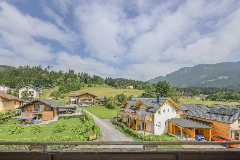 KITZIMMO-Pension Apartmenthaus kaufen - Immobilien Kötschach Mauthen Kärnten.