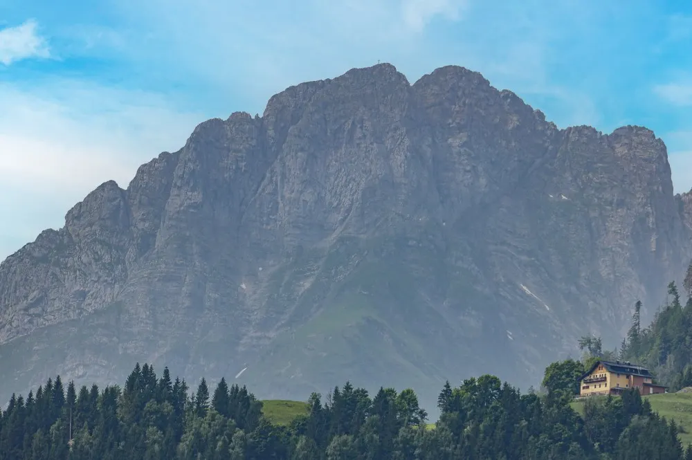 KITZIMMO-Pension Apartmenthaus kaufen - Immobilien Kötschach Mauthen Kärnten.