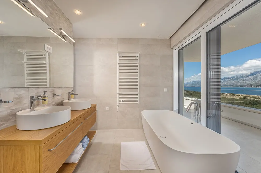 KITZIMMO-Luxusvilla in Toplage mit Meerblick kaufen - Immobilien Kroatien.