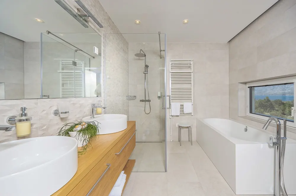 KITZIMMO-Luxusvilla in Toplage mit Meerblick kaufen - Immobilien Kroatien.