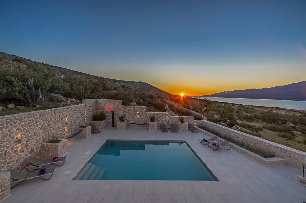 KITZIMMO-Luxusvilla in Toplage mit Meerblick kaufen - Immobilien Kroatien.