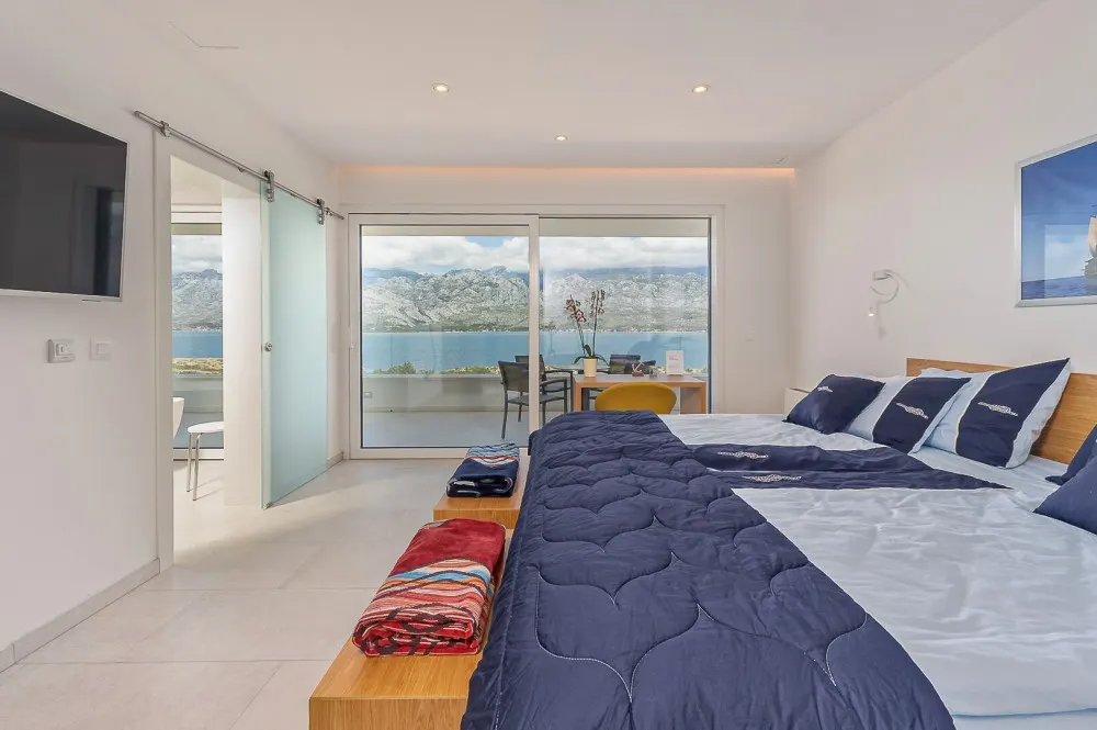 KITZIMMO-Luxusvilla in Toplage mit Meerblick kaufen - Immobilien Kroatien.
