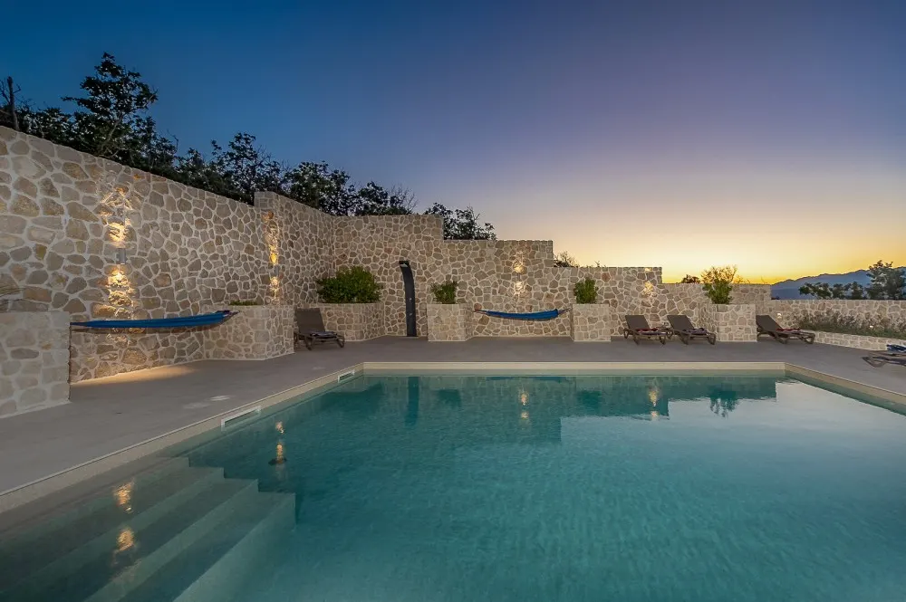 KITZIMMO-Luxusvilla in Toplage mit Meerblick kaufen - Immobilien Kroatien.