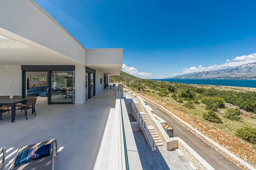 KITZIMMO-Luxusvilla in Toplage mit Meerblick kaufen - Immobilien Kroatien.