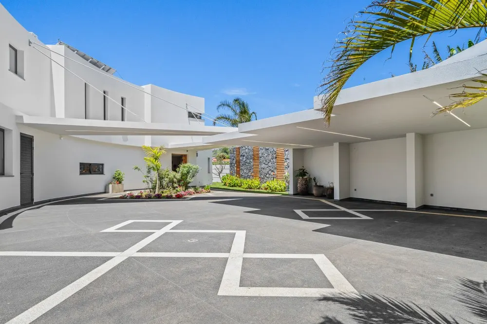 KITZIMMO-Luxusvilla in Madeira kaufen - KITZIMMO Immobilienmakler Kitzbühel.