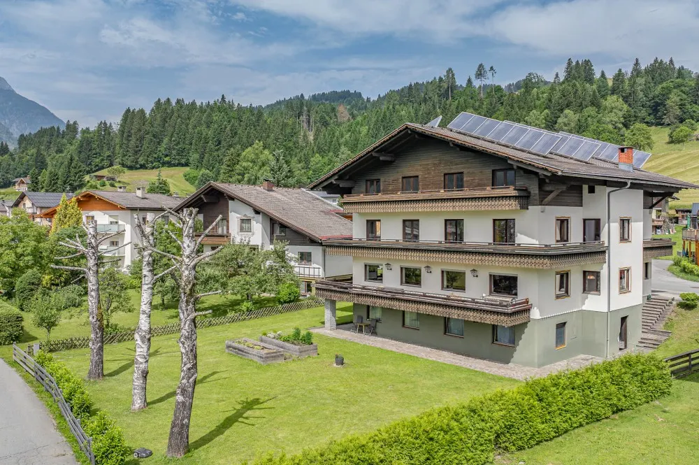 KITZIMMO-Pension Apartmenthaus kaufen - Immobilien Kötschach Mauthen Kärnten.