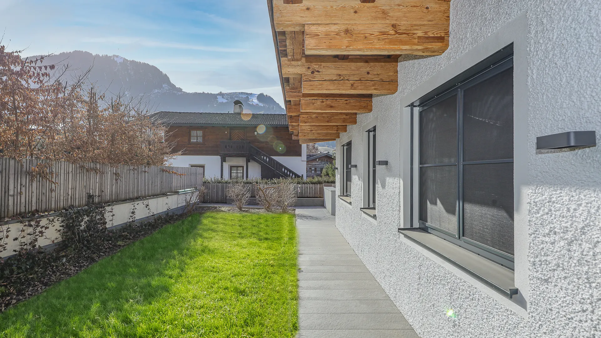 KITZIMMO-Luxusvilla mit Pool in Toplage am Sonnberg kaufen - Immobilien Kitzbühel.