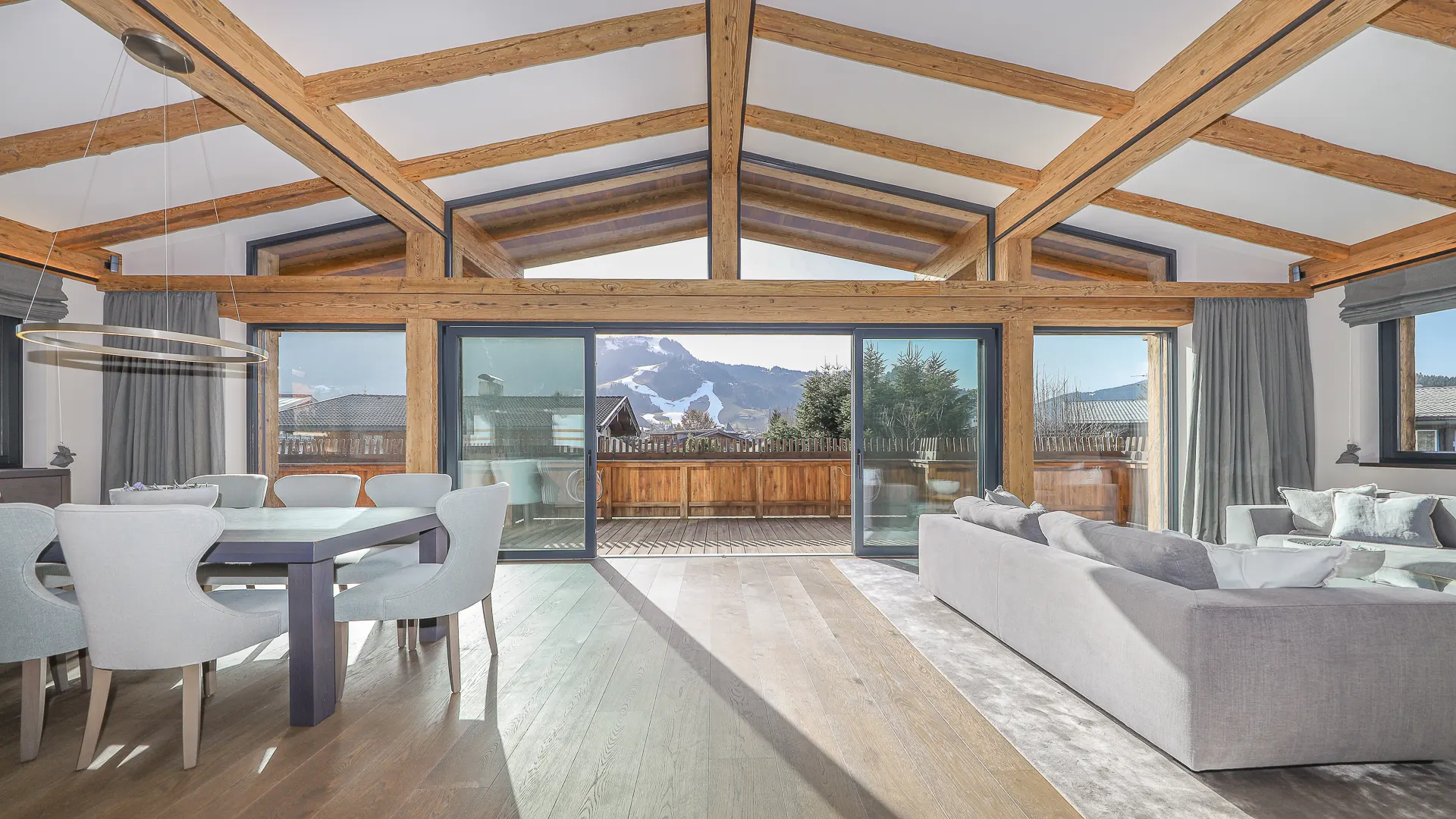 KITZIMMO-Luxusvilla mit Pool in Toplage am Sonnberg kaufen - Immobilien Kitzbühel.