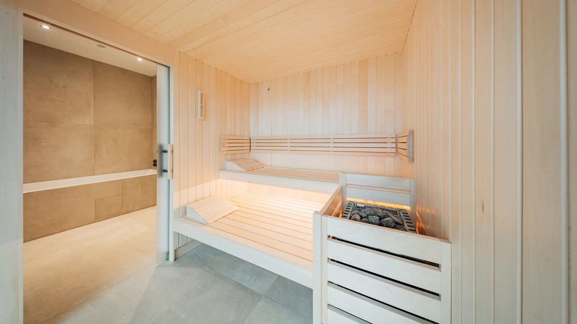 The-Unique-Villen-Bild-DSC00195-HDR-copy__ScaleMaxWidthWzM4NDBd