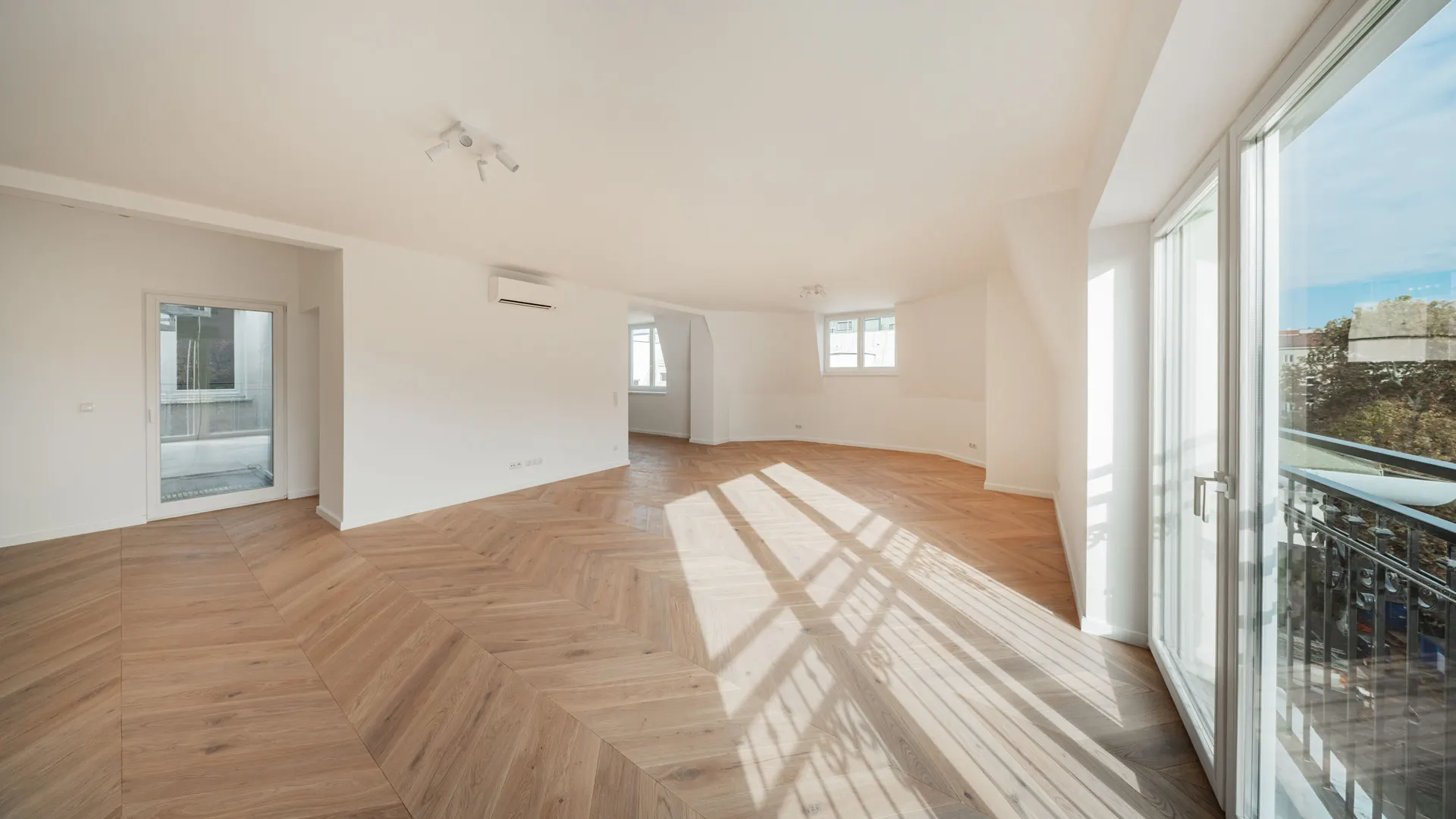 KITZIMMO-Luxus-Altbau-Penthouse in Toplage kaufen - Immobilien Wien.