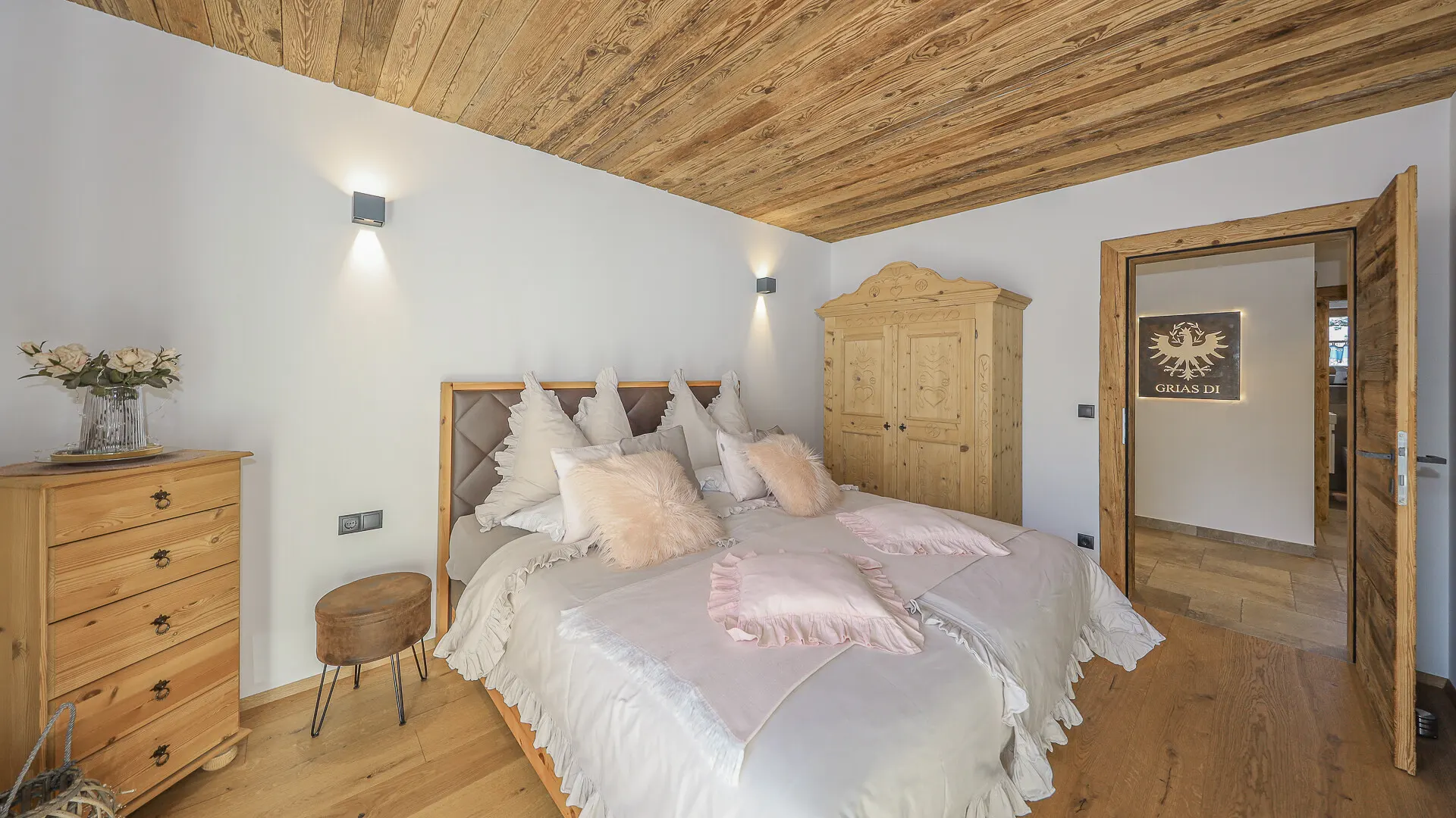 KITZIMMO-Zwei Luxuschalets mit Panoramablick in Top-Ruhelage kaufen - Immobilien Steinberg Tirol.