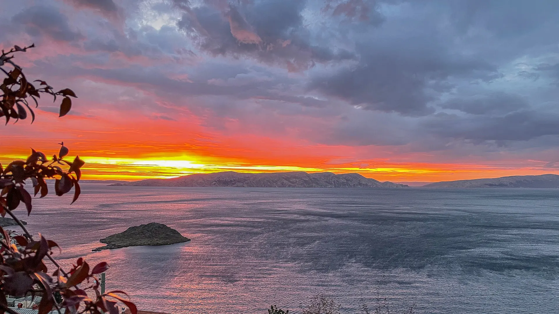 KITZIMMO-Grundstück mit Meerblick & Baugenehmigung für ein Apartmenthaus - Immobilien Kroatien.