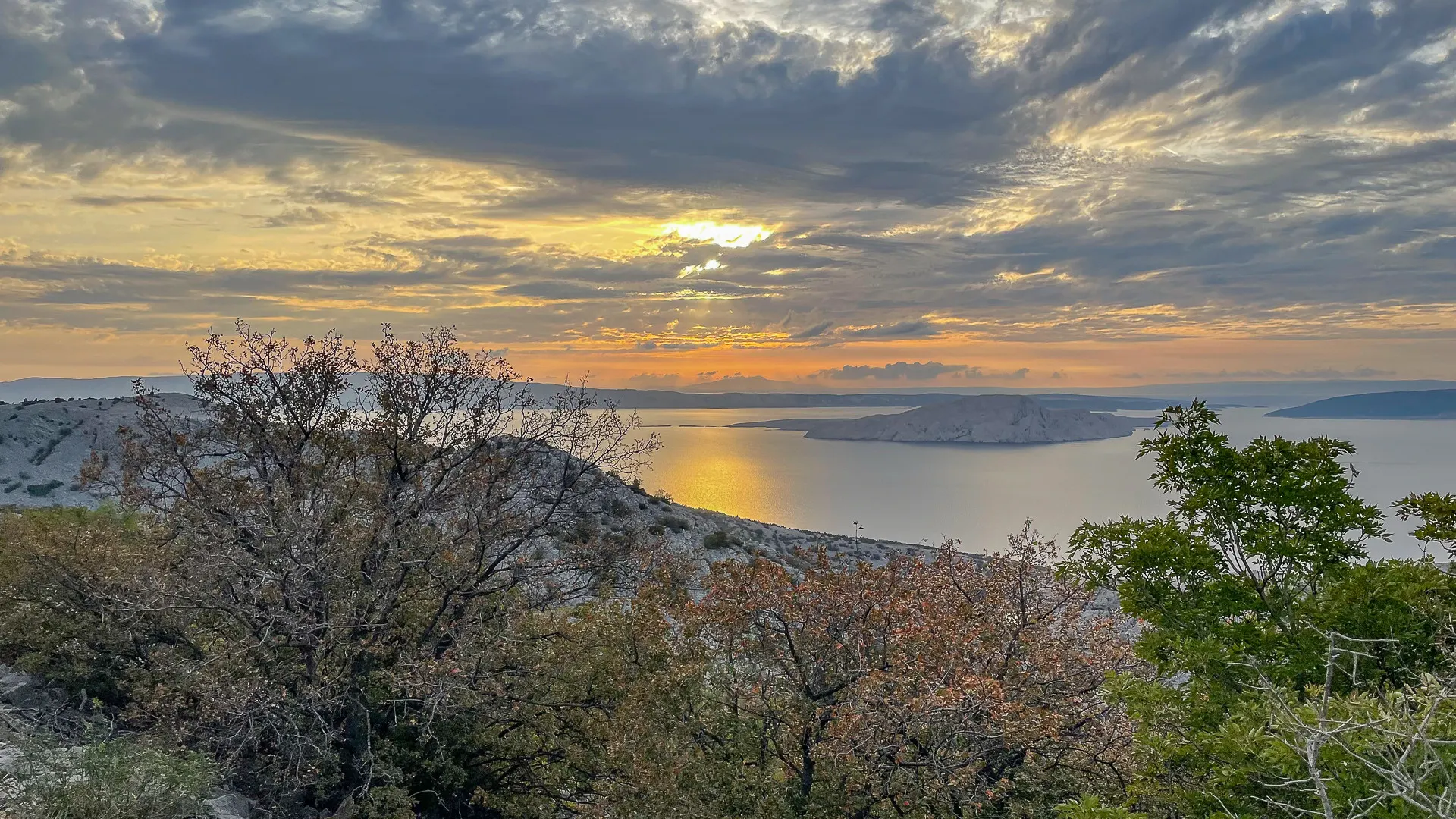 KITZIMMO-Grundstück mit Meerblick & Baugenehmigung für ein Apartmenthaus - Immobilien Kroatien.