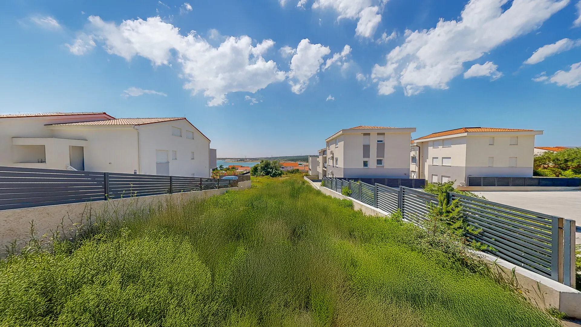 KITZIMMO-Grundstück mit Meerblick & Baugenehmigung für ein Apartmenthaus - Immobilien Kroatien.
