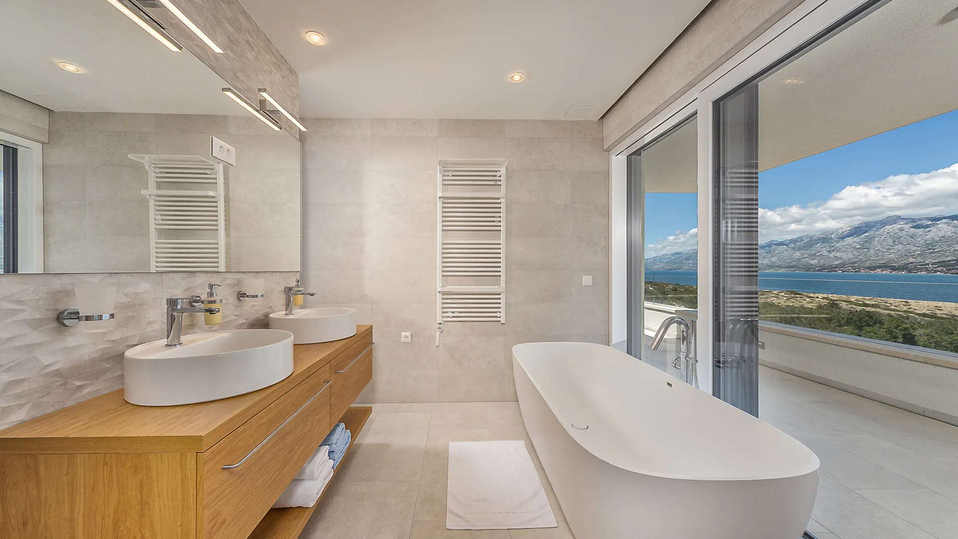 KITZIMMO-Luxusvilla in Toplage mit Meerblick kaufen - Immobilien Kroatien.