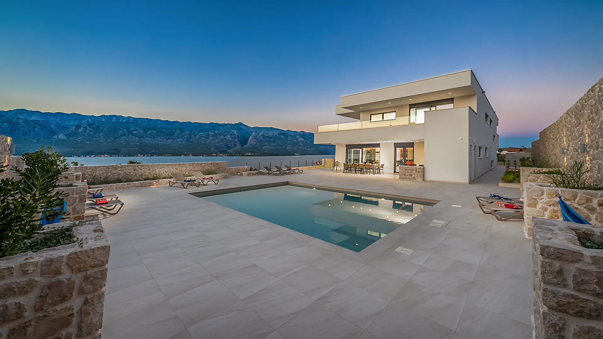 KITZIMMO-Luxusvilla in Toplage mit Meerblick kaufen - Immobilien Kroatien.