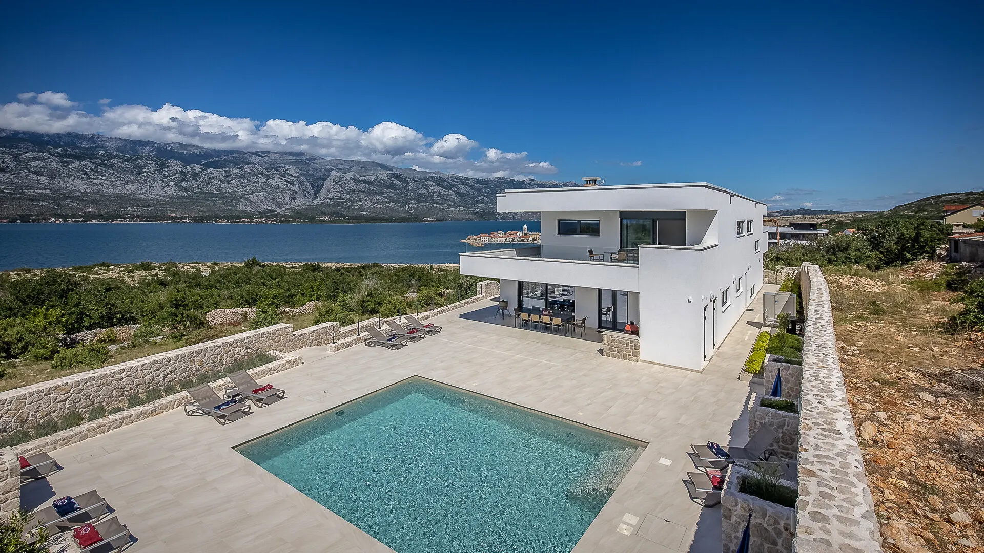 KITZIMMO-Luxusvilla in Toplage mit Meerblick kaufen - Immobilien Kroatien.