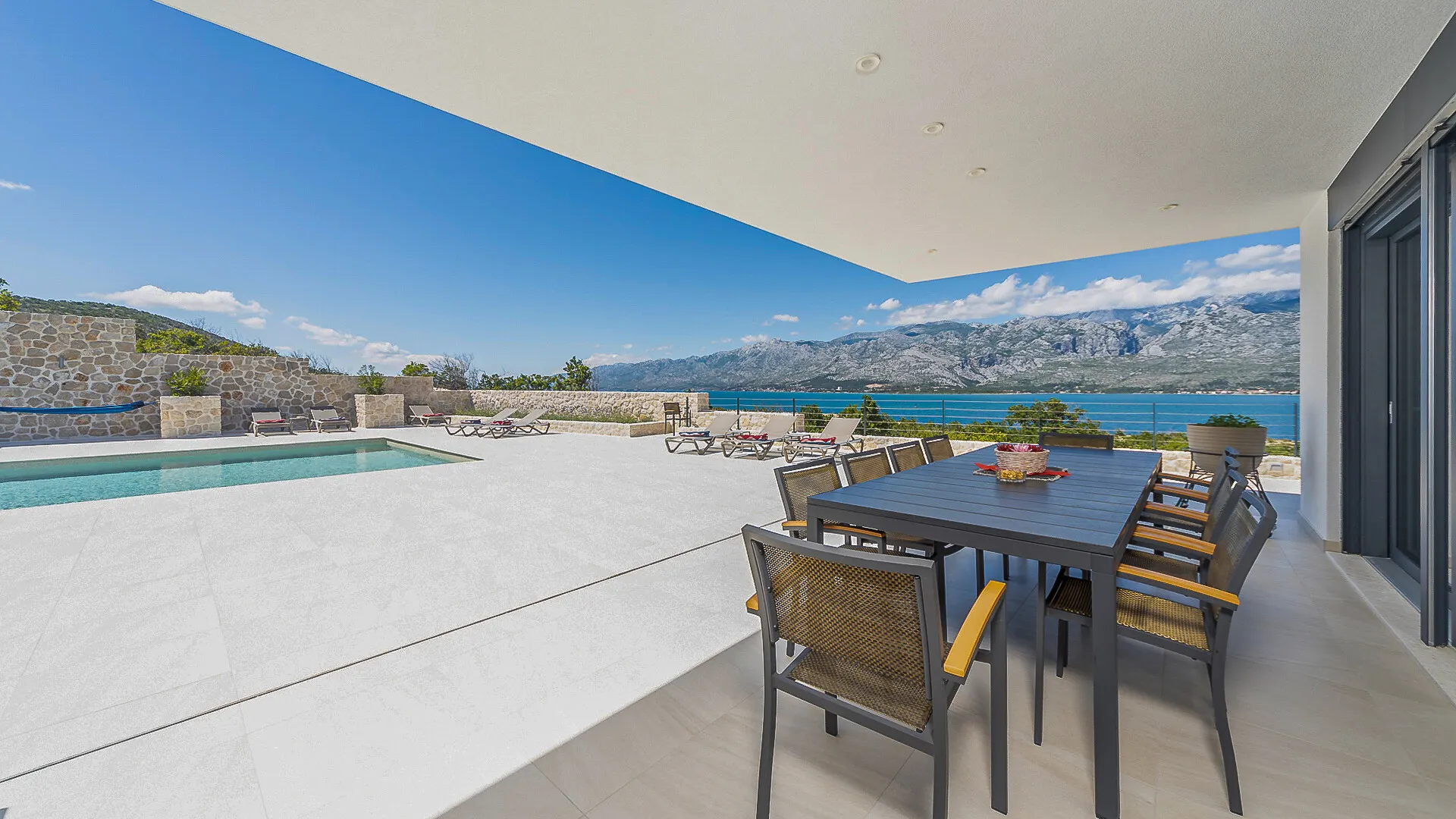 KITZIMMO-Luxusvilla in Toplage mit Meerblick kaufen - Immobilien Kroatien.