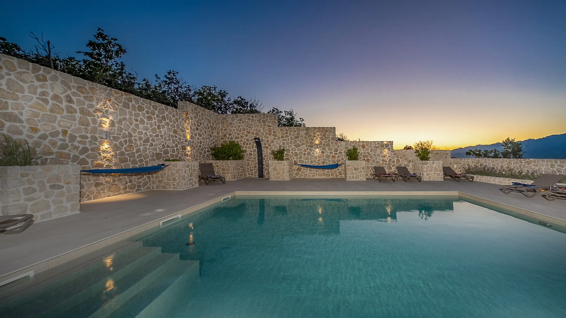 KITZIMMO-Luxusvilla in Toplage mit Meerblick kaufen - Immobilien Kroatien.