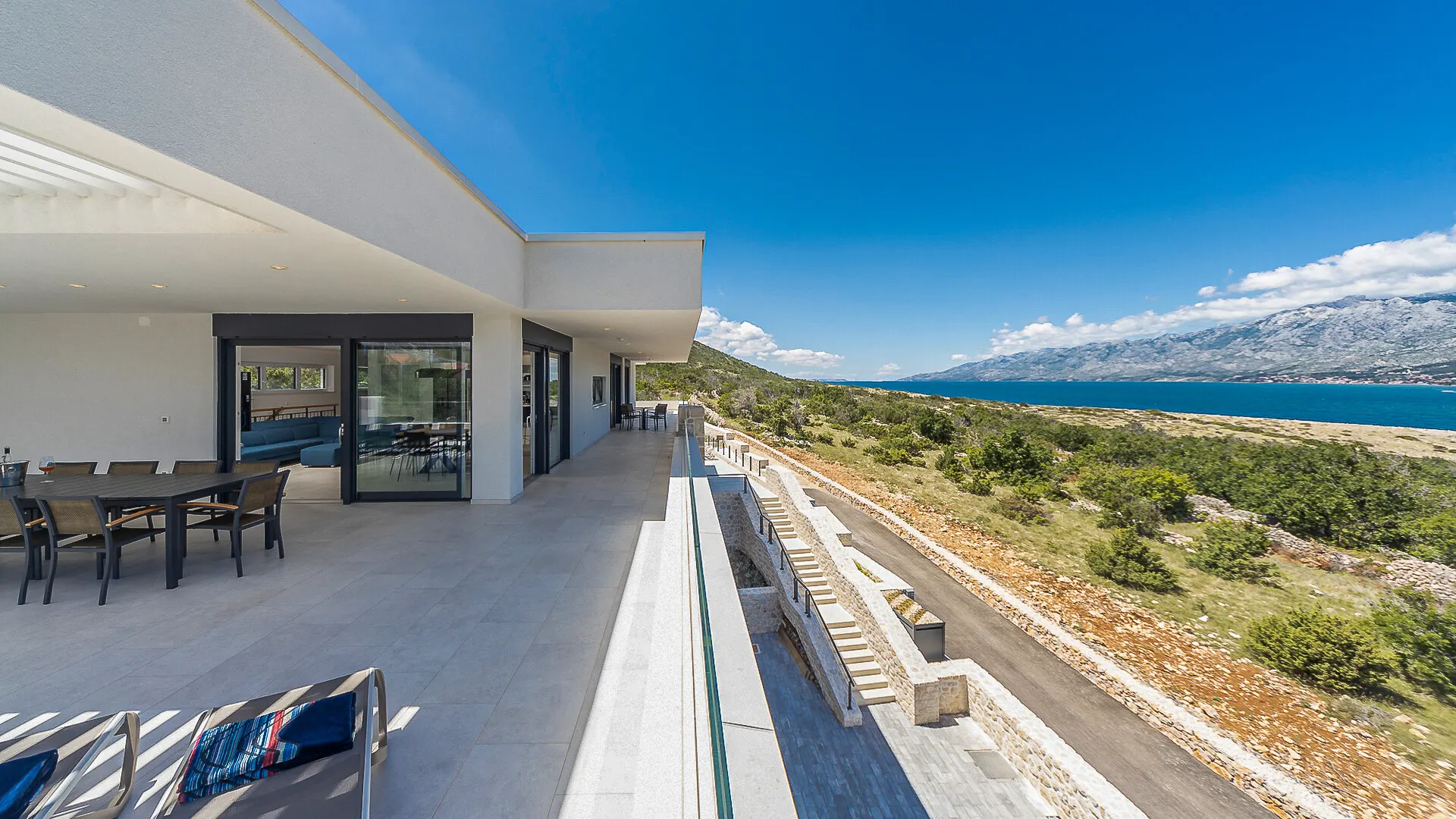 KITZIMMO-Luxusvilla in Toplage mit Meerblick kaufen - Immobilien Kroatien.