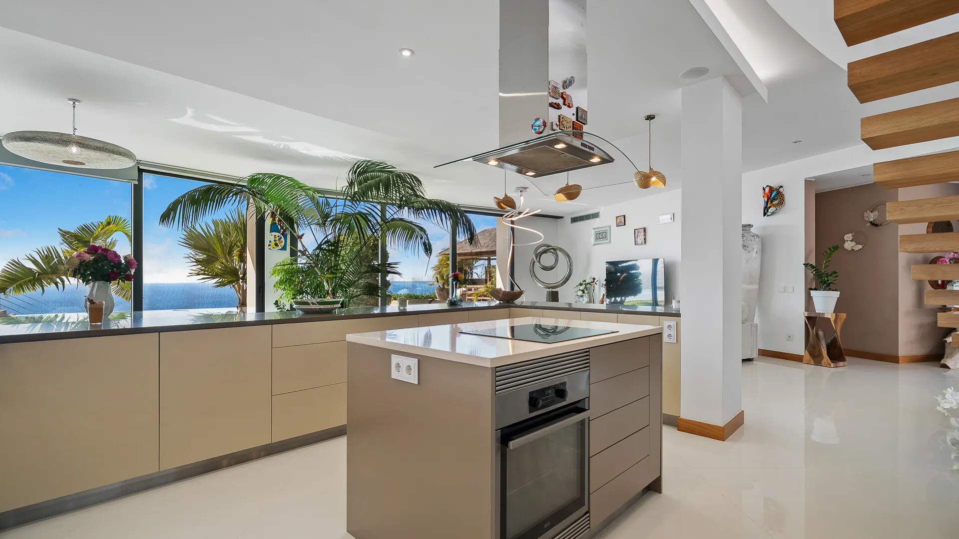 KITZIMMO-Luxusvilla in Madeira kaufen - KITZIMMO Immobilienmakler Kitzbühel.