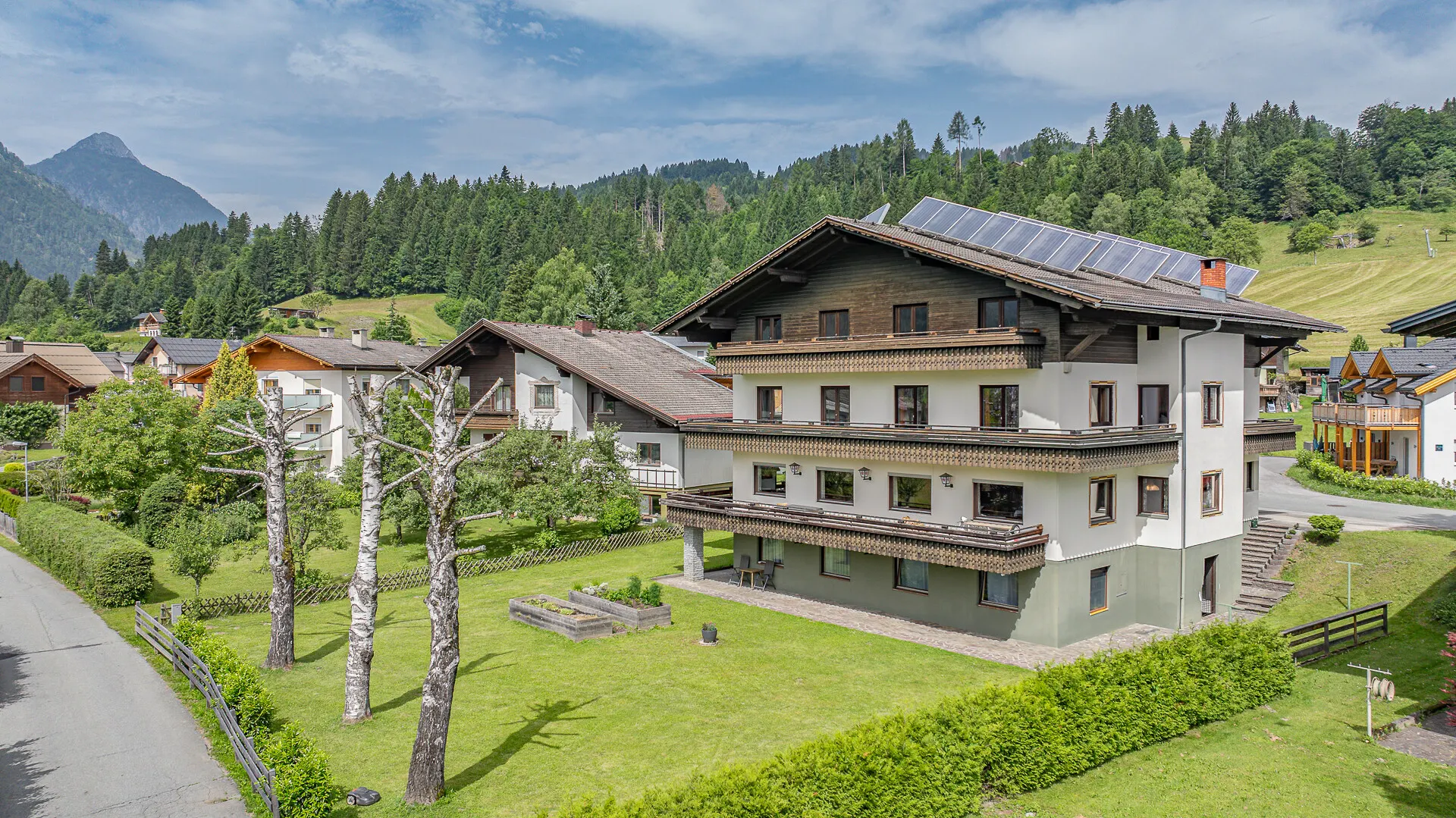 KITZIMMO-Pension Apartmenthaus kaufen - Immobilien Kötschach Mauthen Kärnten.